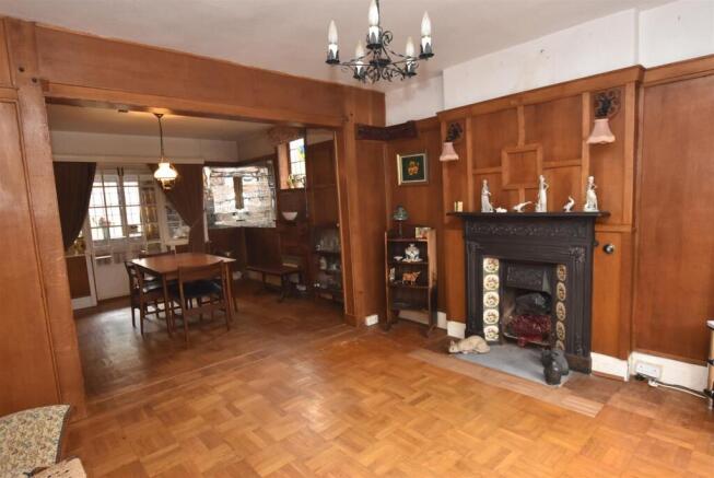 Lounge/Dining Room