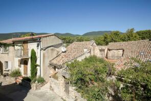 Photo of Provence-Alps-Cote d`Azur, Vaucluse, Cucuron