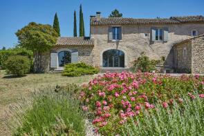 Photo of Provence-Alps-Cote d`Azur, Vaucluse, Mnerbes