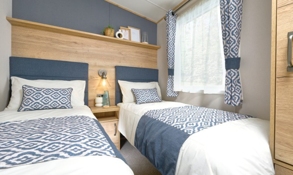 Twin bedroom