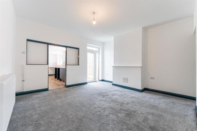 160 Lightwood Road - by Ralph Media Group 01112.jp