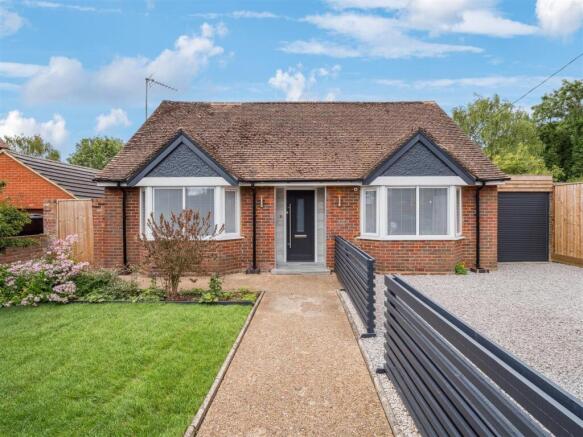 Bushmead Road, Whitchurch