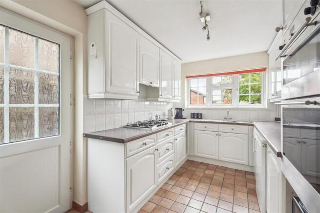 KITCHEN BREAKFAST ROOM