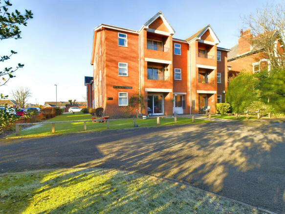 2 bedroom apartment for sale in Beaumont Court 159 St. Annes Road