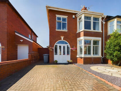 Warwick Road, Lytham St. Annes, FY8
