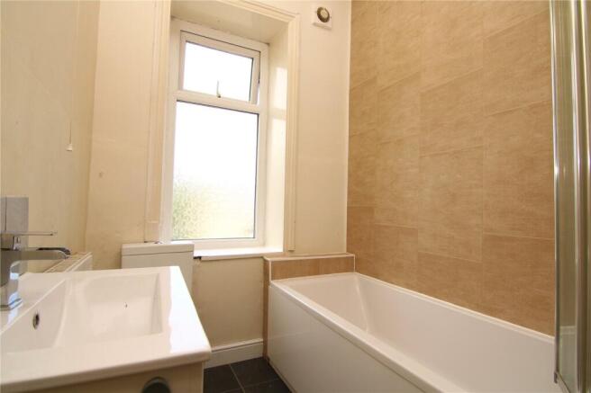 Flat A - Bathroom