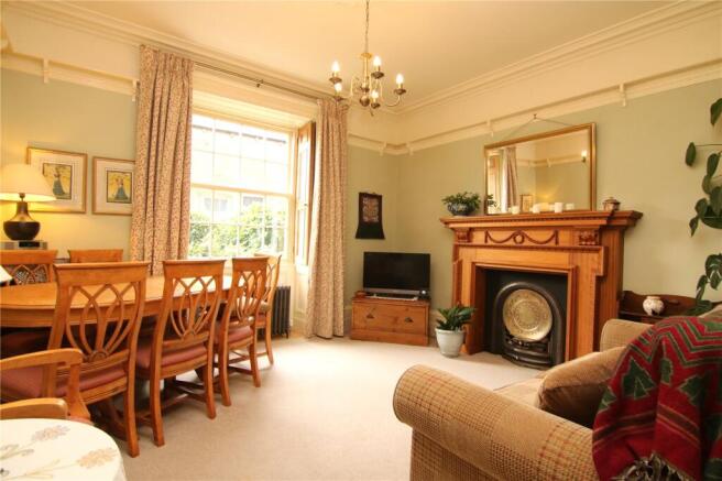 Dining Room/Bed 3