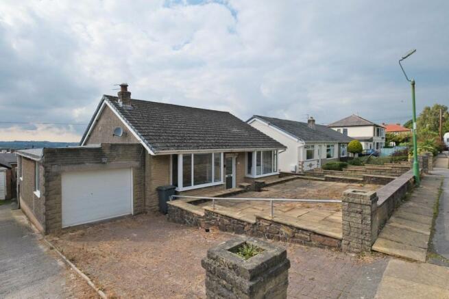 2 bedroom bungalow  for sale Barnfield