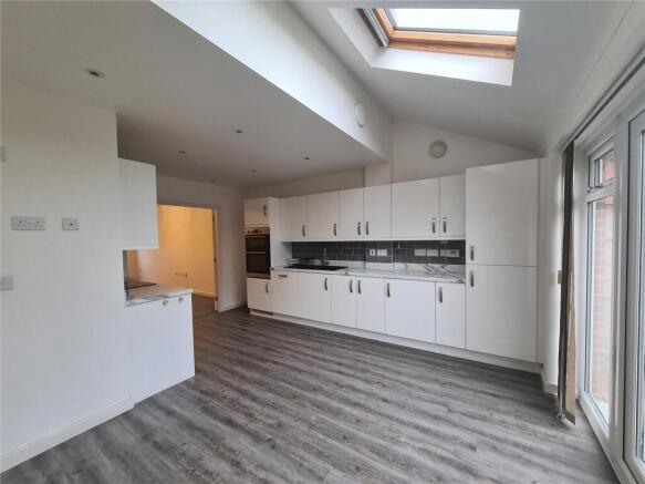 Kitchen/Dining Area: