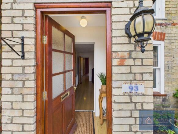 Front porch/entra...