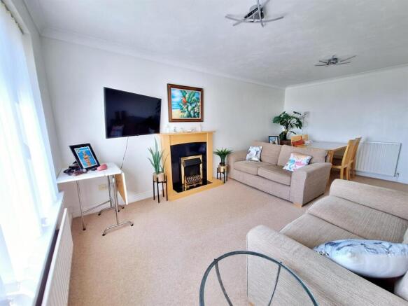 WhatsApp Image 2025-03-17 at 12.01.29 (1).jpeg