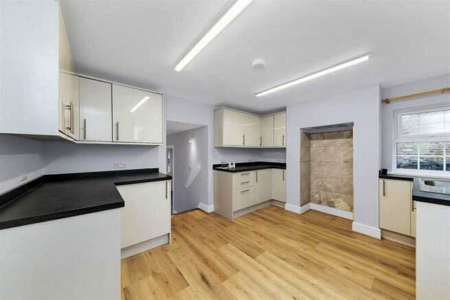 KITCHEN MAIN.jpg