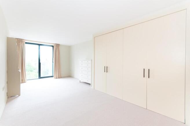 bedroomunfurn.jpg