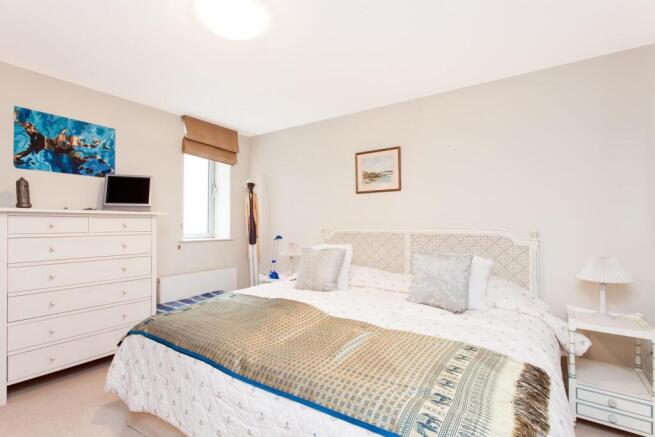 bedroom2.jpg