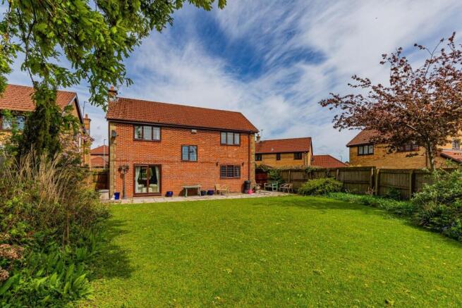 Fairthorn Close 1-27.jpg