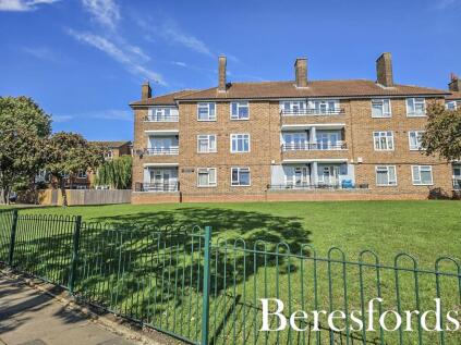 Petersfield Avenue, Romford, RM3