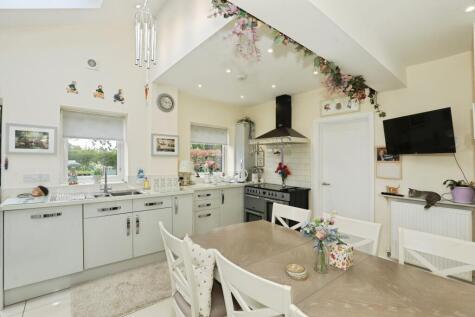 London Road, Holmes, Chapel, Brereton, CW4