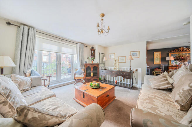 1384607-18-692081...