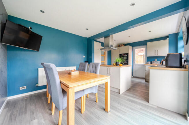 1384175-15-692452...