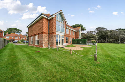 Swordfish Close, Lee-on-the-Solent, Hampshire, PO13