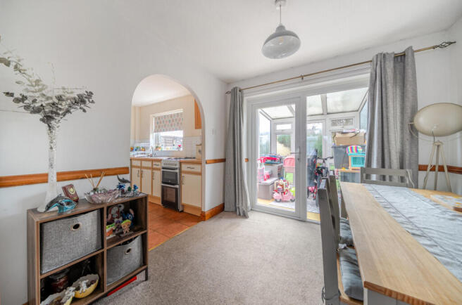 1399879-11-6981e6...