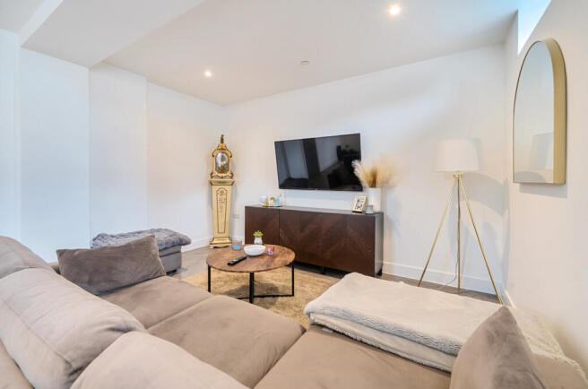 1332032-14-688b43...