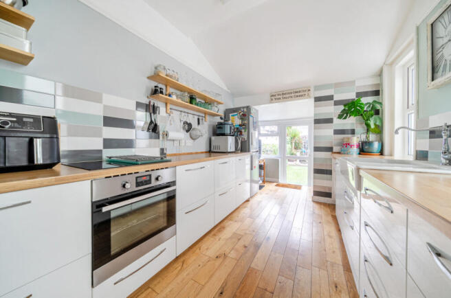 1357966-11-68d65c...