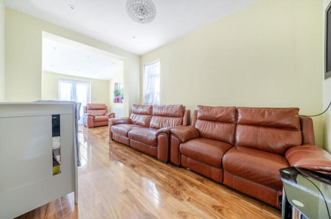 1386427-10-693054...