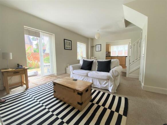 Living room 2.jpg