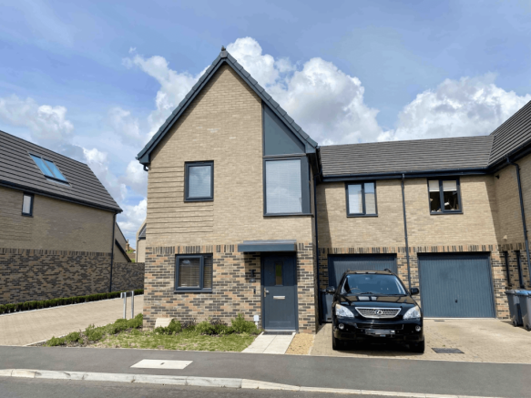 3 Bedroom Link Detached House For Sale