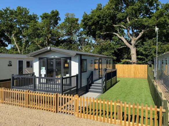 2 Bedroom Park Home for Sale