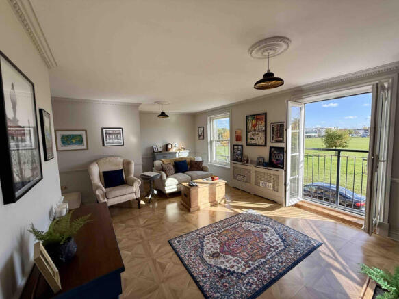 2 Bedroom Town House For Sale