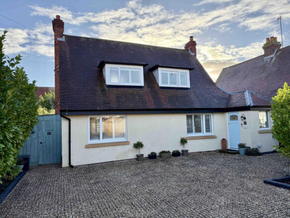 3 Bedroom Chalet For Sale