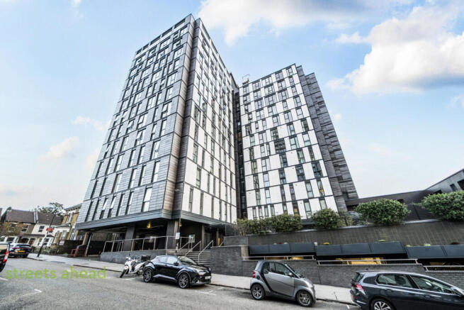 e281009a-ceb0-43a...