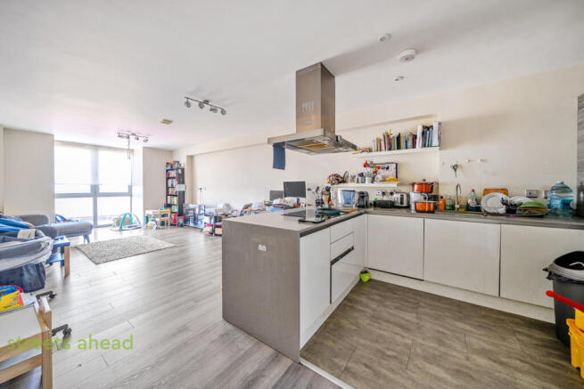 c0ae5bbc-b66f-478...