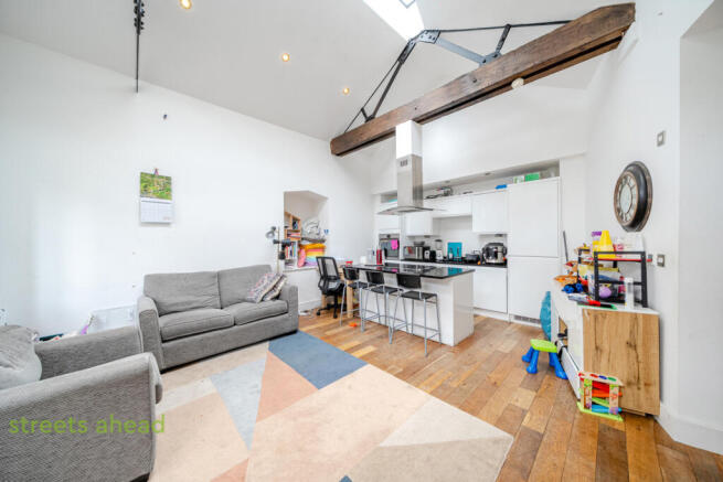 82341b43-fd4b-496...