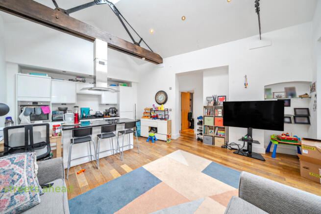 f2eeec8a-13b3-41e...