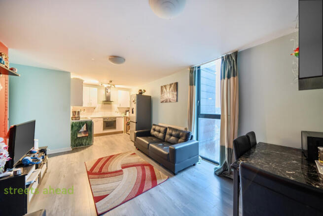 5b01e220-0f9a-41e...