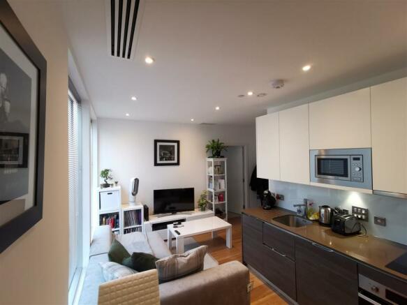 Open Plan Lounge/Kitchen