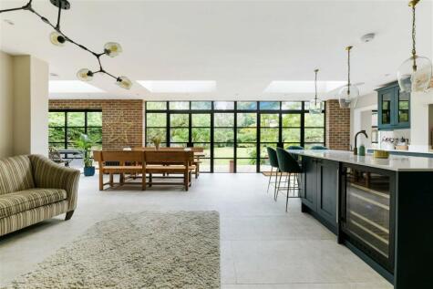 Pit Lane, Edenbridge, Kent, TN8 6BD