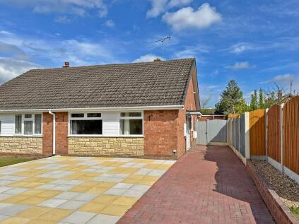 Chartwell Drive, Wombourne, WV5