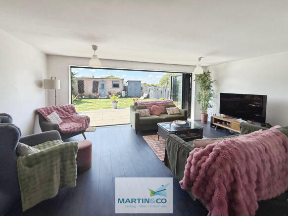 c7117552--4C94-9C...