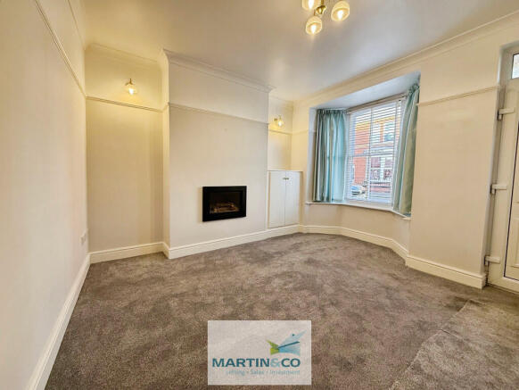 9bee5199--41EE-99...