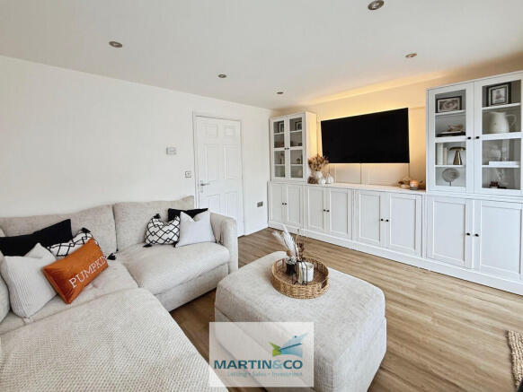 b23162e7-4-431B-8...