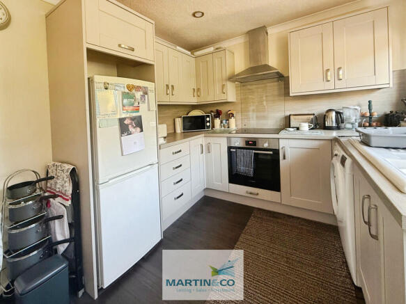 82a5f767--4365-B9...