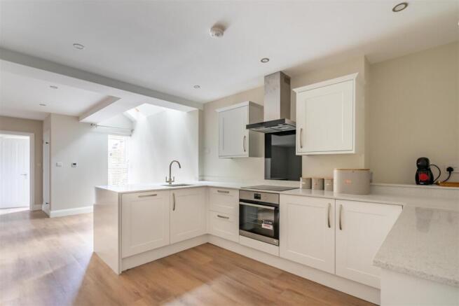 kitchen (2 of 4).jpg