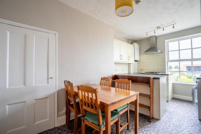 flat 4 80 holgate road (4 of 10).jpg