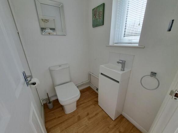 CLOAKROOM / WC