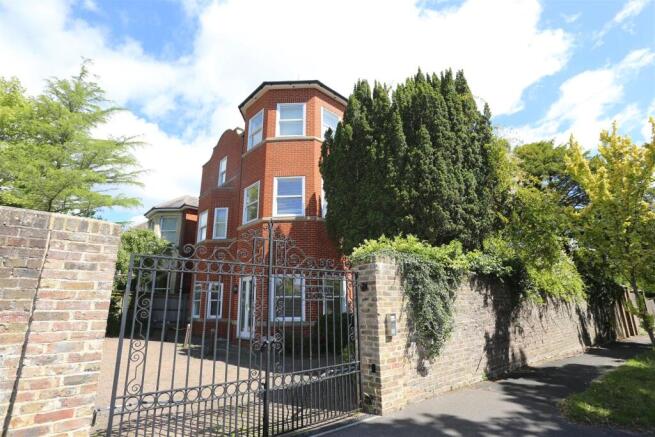 1 Aylwin House NEW USE11.JPG