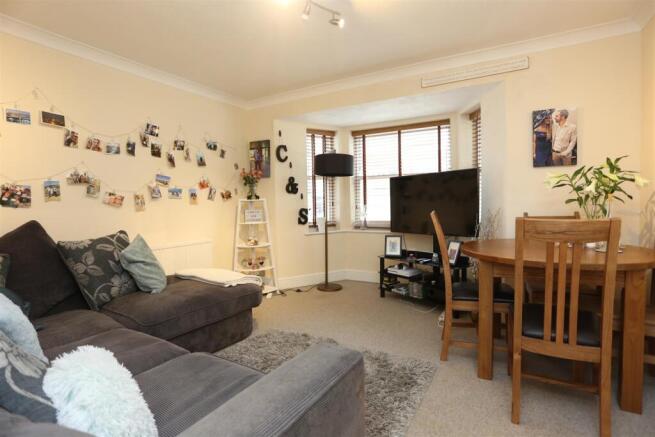 2, 75 Lorna Road new Lounge (2).JPG